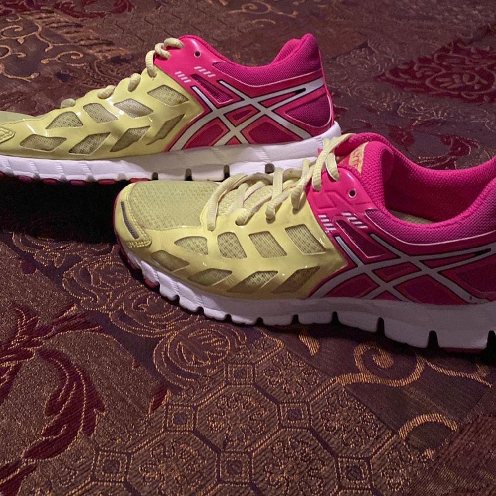Asics Lyte 33